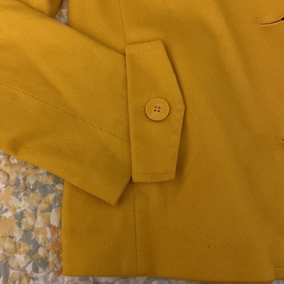 Jacket 🧥 - Picture 3 of 4